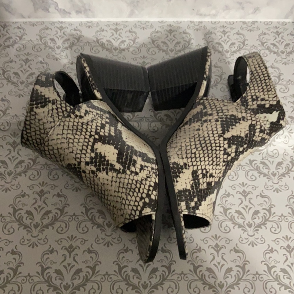 Time and tru chunky heels shoes , size 8.5W - Picture 5 of 6